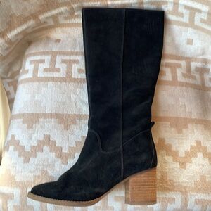 Blonde tall waterproof black suede leather boots